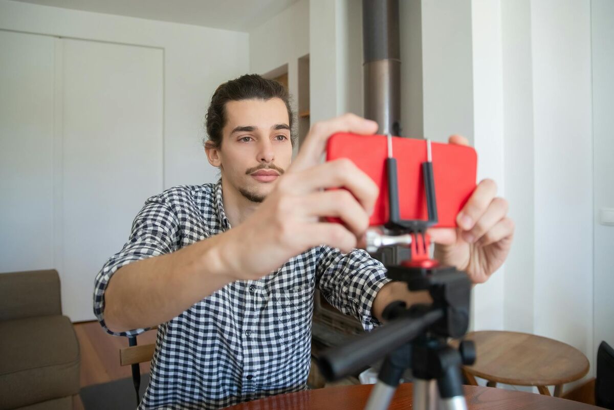 Smartphone being used to capture an indoor scene for 3D mapping